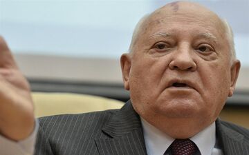 گورباچف: جهان در حال تجربه یک بحران بسیار جدی است
