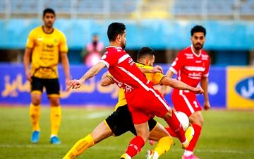 تساوی یک نیمه‌ای در جدال سرد سپاهان و پرسپولیس
