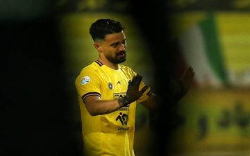 نورافکن: آقای حیدری! برادرتان هم در اصفهان ۲ پنالتی مضحک برای پرسپولیس گرفت 