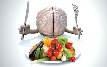 شش غذای شگفت انگیز برای تقویت عملکرد مغز با افزایش سن