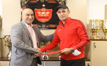 پرسپولیس با گل‌محمدی تمدید کرد
