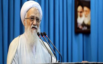 ظلمی در تاریخ معاصر ایران سراغ نداریم که پای آمریکا در آن نباشد/انتقاد از نبود نظارت بر قیمت اجناس