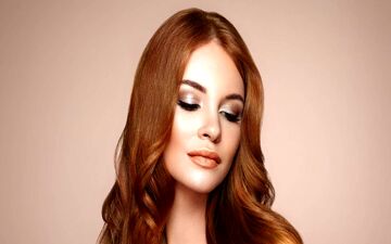 بعد از ۳۰ سالگی هم موهای پرپشت داشته باشید| رازهای طلایی برای داشتن موهای پرپشت در هر سنی
