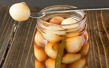 طرز تهیه ترشی پیاز سفید | ترشی برای مشکل پسندان!