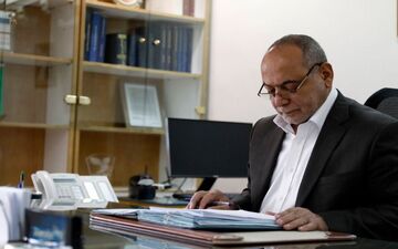  تقدیر کاپیتان زنگنه از کارکنان هواپیمایی جمهوری اسلامی ایران "هما"