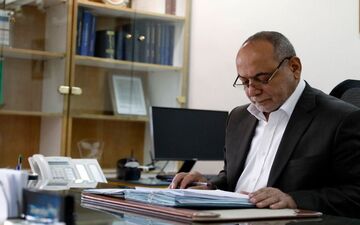  تقدیر کاپیتان زنگنه از کارکنان هواپیمایی جمهوری اسلامی ایران "هما"