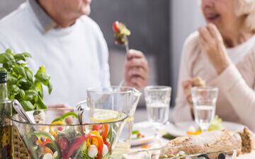 برای شام این غذاها را نخورید

