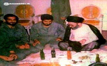 عکسی از شهید باکری و حاج قاسم درکنار رهبری