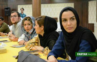  نشست هم‌اندیشی تورلیدرها برای جذب گردشگر  در سالن آناهیتا هتل پارسیان کرمانشاه 