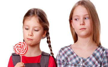 چرا ما دوست داریم شبیه دیگران شویم؟