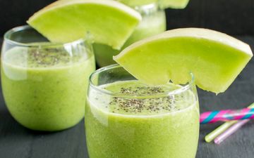 با این غذاها طالبی نخورید