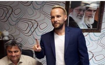 راهکار عجیب و غریب برای پوشاندن خالکوبی یک فوتبالیست در ایران +عکس