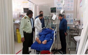 چاقوکشی در مسجد/ شاهدان عینی از حادثه مسجد شیراز گفتند