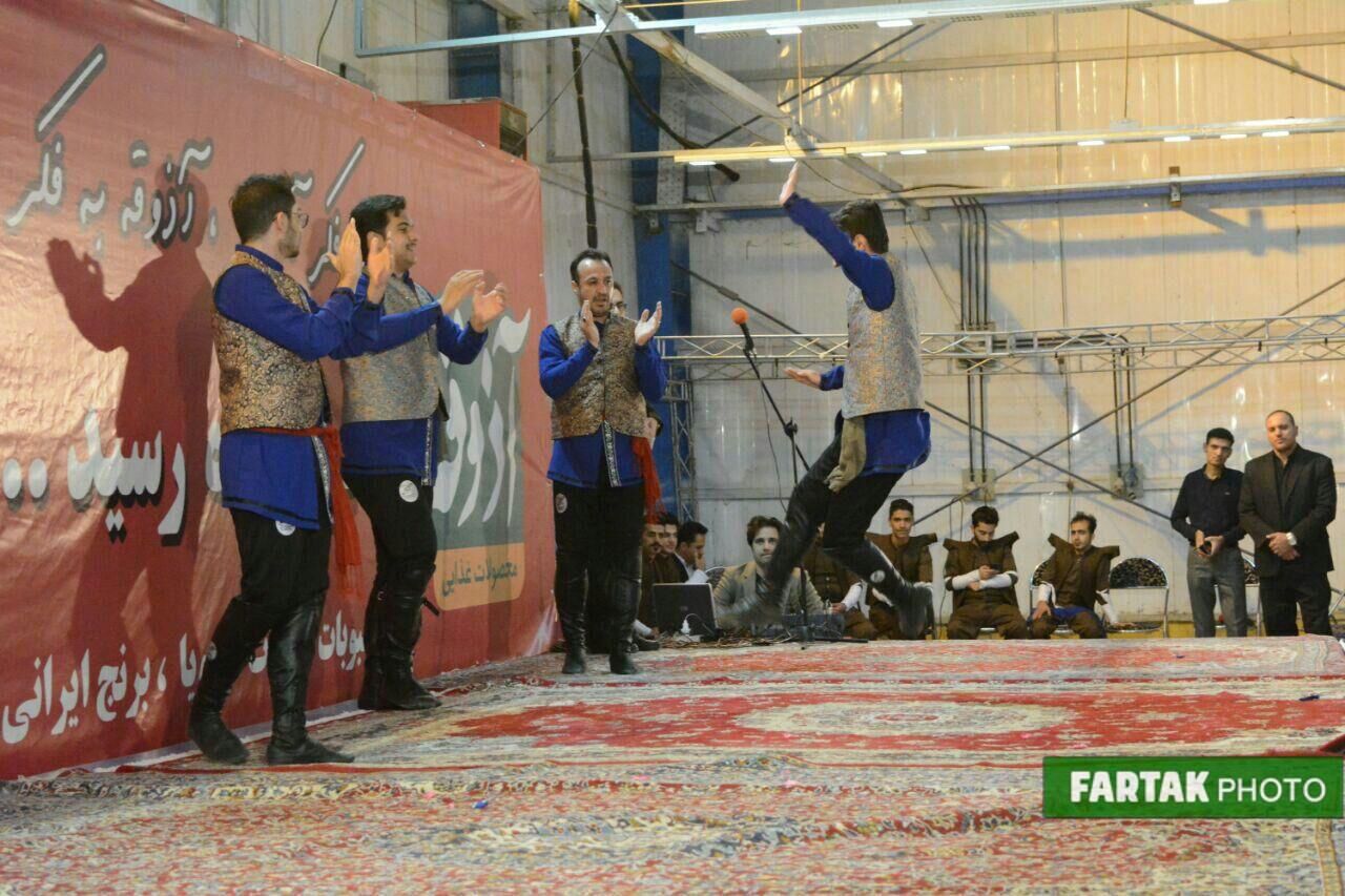 گزارش تصویری / جشنواره اقوام، نمایشگاه سوغات و صنایع دستی در کرمانشاه