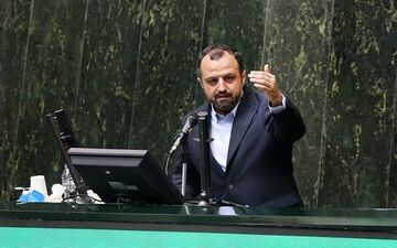 وزیر امور اقتصادی و دارایی : قیمت نان برای مردم تغییری نمی کند