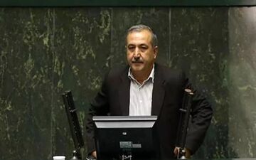 انتقاد تند نماینده مجلس از سفرهای استانی رئیسی