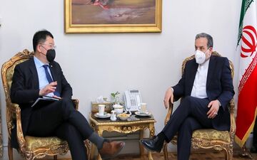 عراقچی در دیدار دیپلمات کره‌ای: اقدام تروریستی نطنز صریحا از سوی همه کشورها محکوم شود
