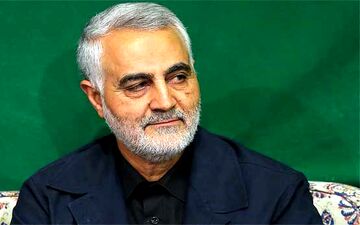 حضور سردار سلیمانی در مراسم غبار روبی حرم مطهر حضرت احمدبن‌موسی‌الکاظم +فیلم 