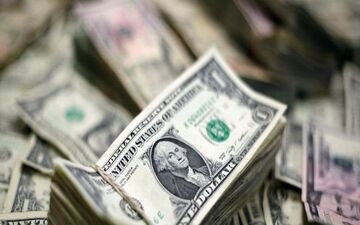 کاهش قیمت دلار با اعلام تحریم ها آغاز شد