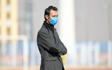 سرمربی هوادار: اقدام باشگاه خیبر در گرامیداشت یاد میناوند ارزشمند بود