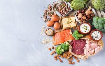 چه بخوریم که دیرتر پیر شویم؟

