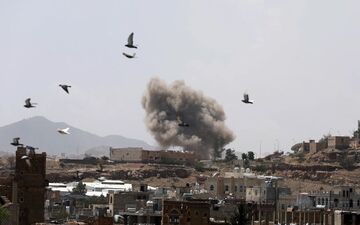 عربستان با هشت حمله هوایی، استان عمران یمن را هدف قرار داد