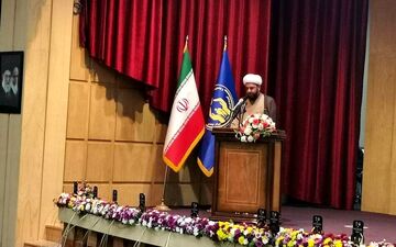 
جمع آوری ۲۲۰۰ میلیارد زکات طی سال گذشته در کشور



