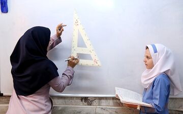  معلمان منتظر چه وزیری هستند؟