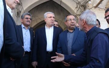 مرمت و بازسازی بازار قیصریه لار به امید تحقق وعده‌ها آغاز شد
