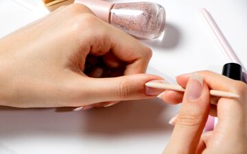برای کاشت ناخن در خانه چه وسایلی باید داشته باشیم؟