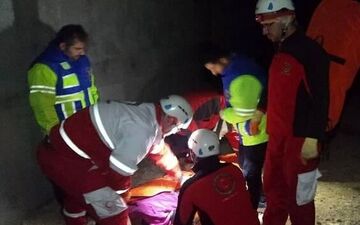 سقوط زن جوان از پل؛ وقوع حادثه در برف بازی کرمانشاه+ عکس 