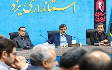 استاندار یزد: توسعه صنایع نباید به قیمت نابودی منابع آبی آینده باشد