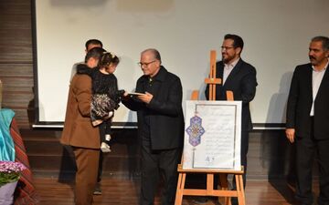 خردسال‌ کرمانشاهی به عنوان کوچک‌ترین شاهنامه‌خوان ایران معرفی شد
