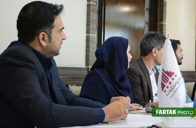 نشست هم‌اندیشی مدیران هتل پارسیان کرمانشاه با فعالان عرصه گردشگری