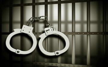 قتل هولناک جوان بندرعباسی با بریدن گلویش / دستبند پلیس بر دستان قاتل آشنا