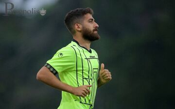 فرجی:  برخی فکر می‌کنند که بازیکنان استقلال و پرسپولیس با هم دشمنی دارند ولی ما همه با هم رفیق هستیم