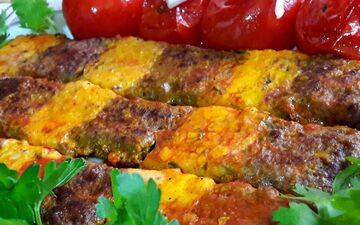 طرز تهیه کباب تابه‌ای راه‌ راه مجلسی با طعم عالی و ظاهری شیک