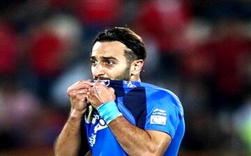  مهاجم سابق استقلال سرخپوش شد