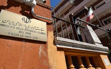 سفارت ایران در واتیکان: ادیان باید به جنایات آمریکا واکنش نشان دهند