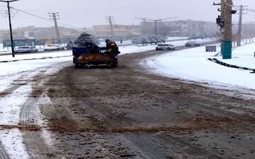 بازگشایی مسیرهای صعب‌العبور پارک کوهستان و طاقبستان/ تمامی معابر برف روبی و نمک پاشی شد