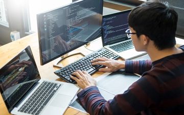 شرکت Code.org یادگیری برنامه‌نویسی را برای ۱۵ میلیون کودک فارسی‌زبان ممکن می‌کند
