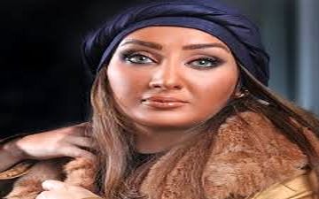  تبلیغ خانم بازیگر 36 ساله برای یک گالری طلا