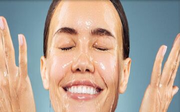 زمان شست و شوی صورت چند ثانیه باشد؟
