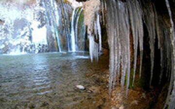 آبشار زیبای سمیرم یخ زد!