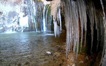آبشار زیبای سمیرم یخ زد!