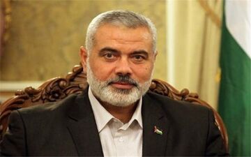 پیام تبریک اسماعیل هنیه به رهبر معظم انقلاب به مناسبت سالروز پیروزی انقلاب اسلامی ایران
