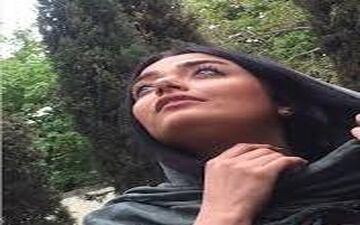 سلفی شیوا آبا به همراه مهتاب کرامتی در نمایشگاه روسیه از نمای نزدیک