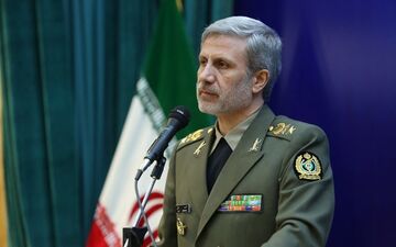 وزیر دفاع: دانشجویان در جهت خنثی سازی عملیات روانی دشمن روشنگری کنند