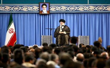 رهبر انقلاب: پای آمریکایی‌ها از منطقه قطع می شود