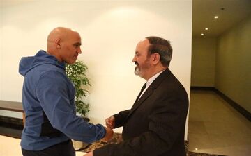 منصوریان برنده بازی خارج از مستطیل سبز